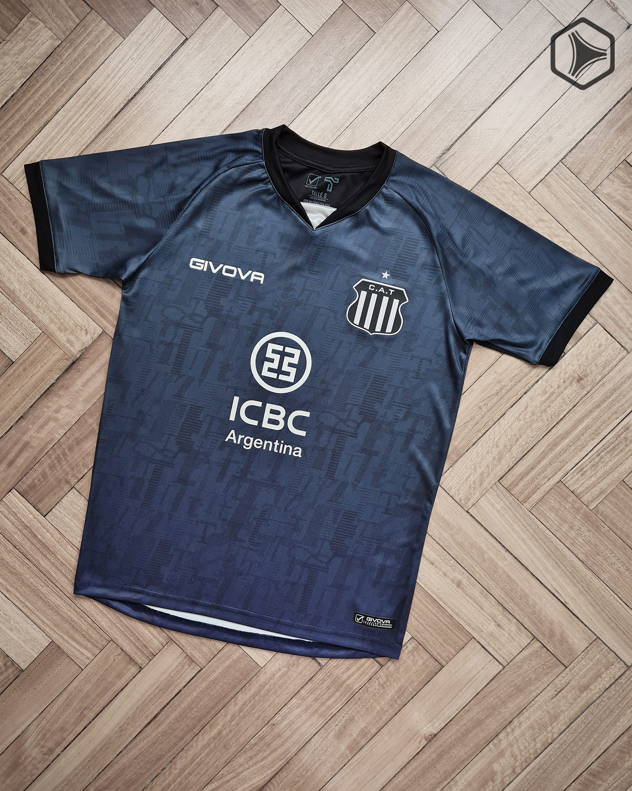 Tercera camiseta Givova de Talleres 2021 2022