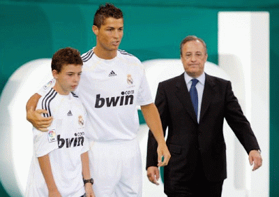 Eliminación Posdata acción El Real Madrid firma dos años más con adidas por € 50 millones - Marca de  Gol
