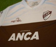 Camiseta Platense Retiel 2014-15 frente