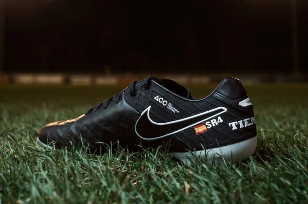 Botines Nike Tiempo Legend 6 iD Sergio Ramos - Marca de