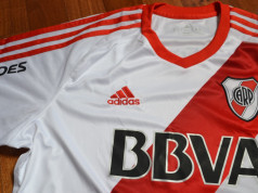 camiseta titular de River Plate 2016