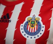 Chivas y adidas