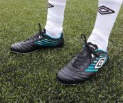 Review Umbro Medusae Pro Black-Blue Bird