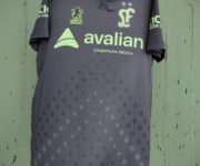 Review Tercera camiseta Sport Lyon de Ferro Carril Oeste 2020 2021