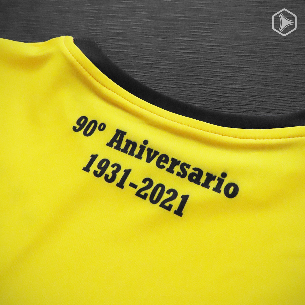 Camiseta Coach de Comunicaciones 90° Aniversario