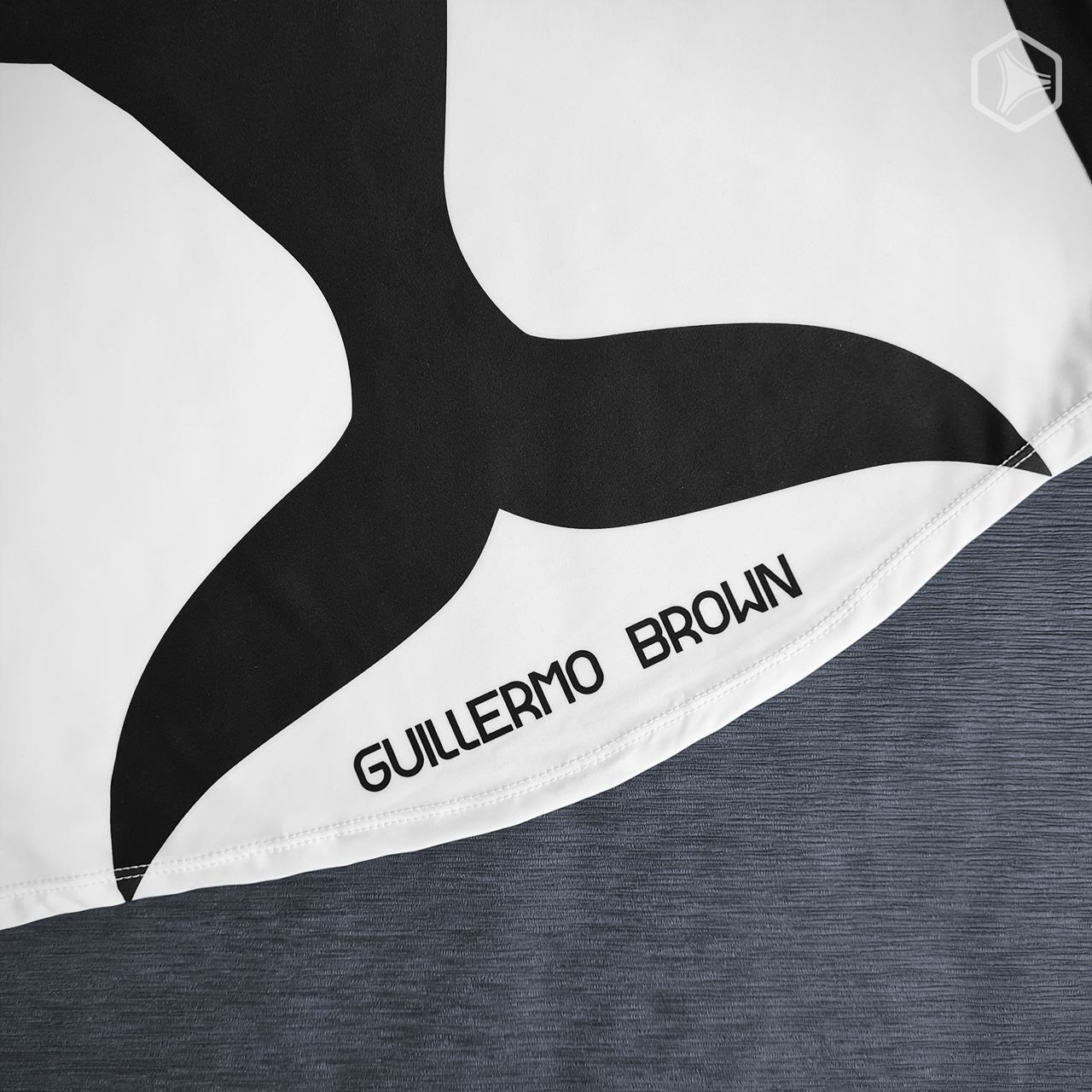 Cuarta camiseta Coach de Guillermo Brown 2021 2022
