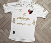 Review Camisetas Kelme de Colón de Santa Fe Campeón 2021 Blanca