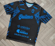 Review Tercera camiseta hummel de Quilmes AC 2023