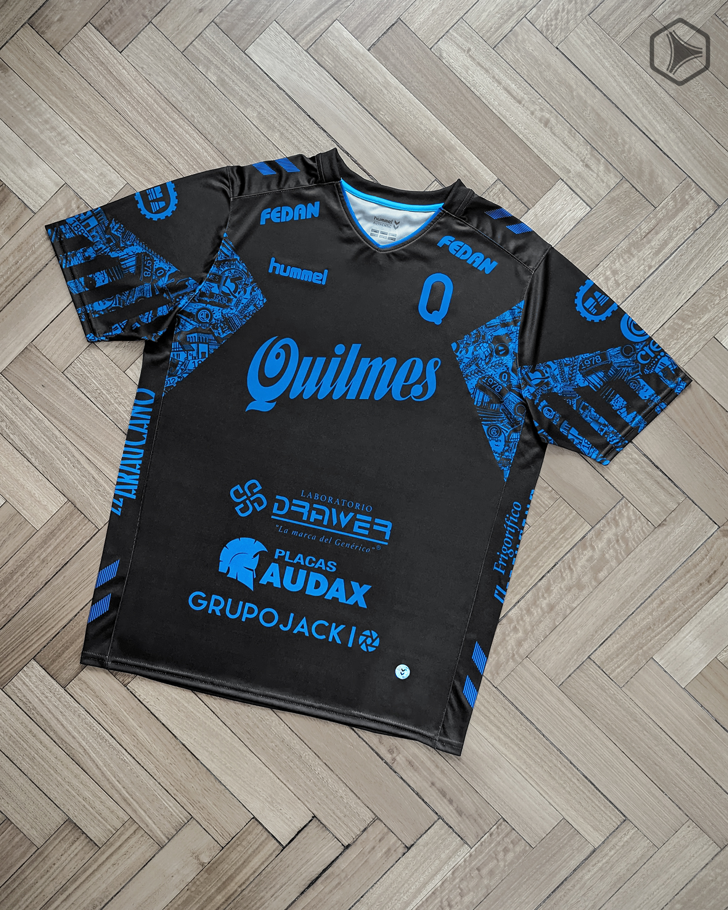 Tercera camiseta hummel de Quilmes AC 2023