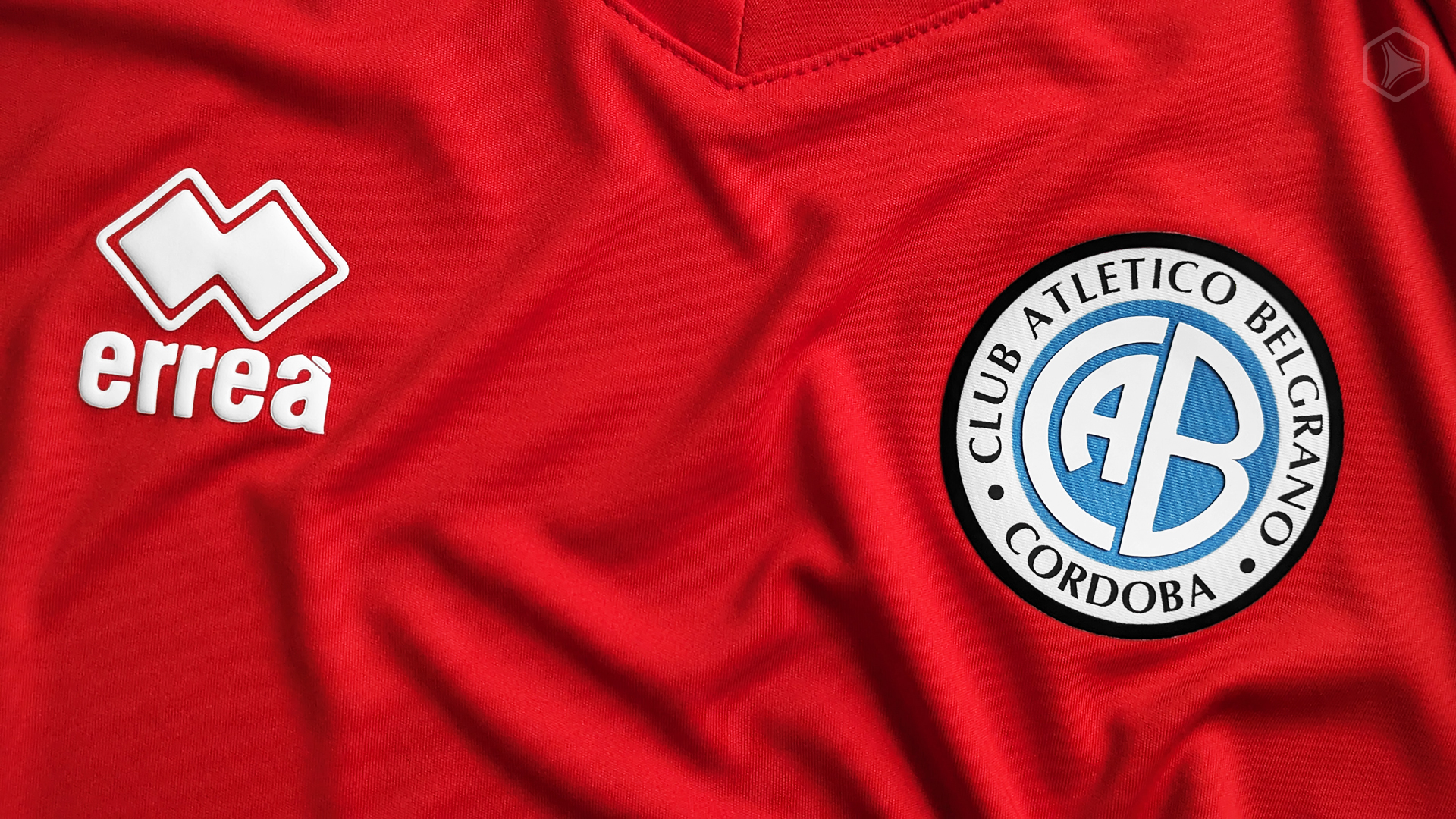 Belgrano presentó su nueva camiseta alternativa, con un rojo que trajo  recuerdos y nostalgia