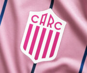 Review Camiseta Umbro de Rosario Central Octubre Rosa 2023