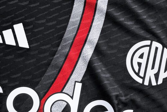 Tercera camiseta adidas de River Plate 2024