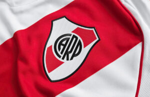 Camiseta titular adidas de River Plate 2024 2025