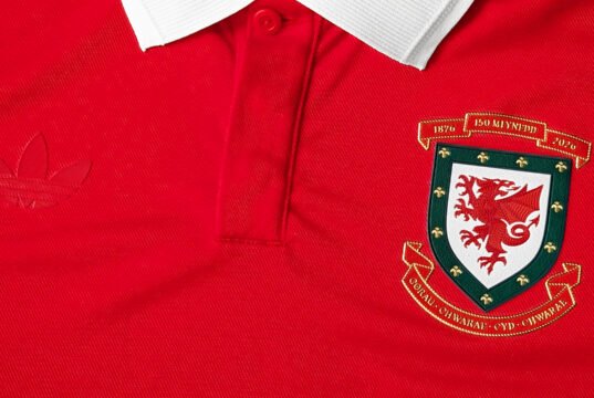 Camiseta adidas de Gales 150° Aniversario