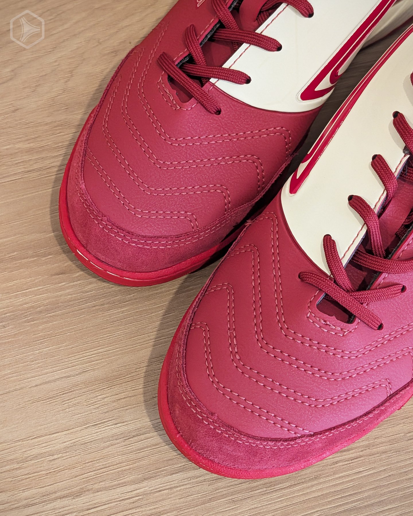 Umbro Pro 5 Bump Club 'Cherry'