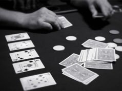 Del torneo presencial al streaming y las pantallas: así evolucionó el espectáculo del poker