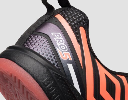 Umbro Pro5 Bump II 2026