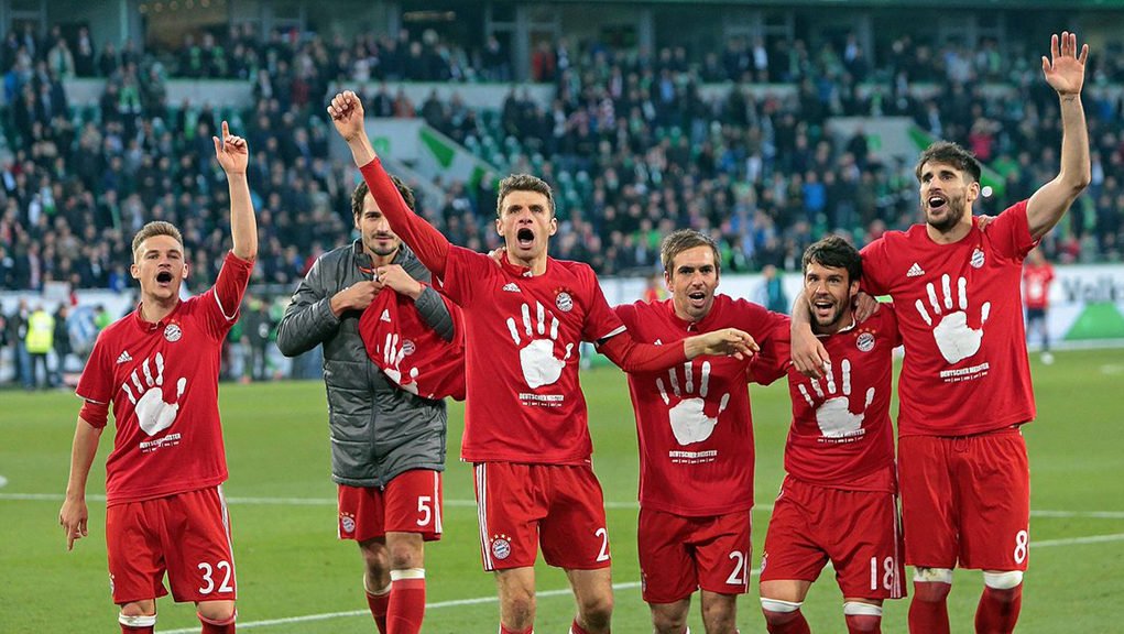 Remera Bayern Munich campeón Bundesliga 2016/17 Marca de Gol