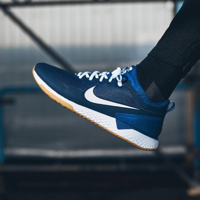 nike fc react trainers
