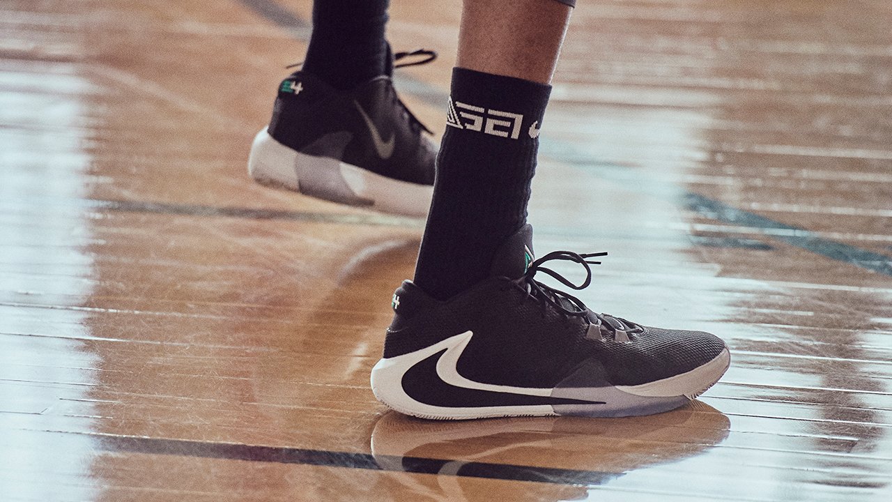 giannis freak 1 black